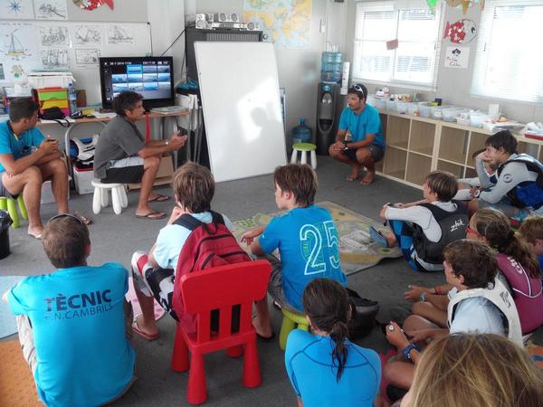 CNCambrils's tweet photo. @HugoRocha99 entrenador d'excepció aq setmana x l'equip d'Optimist del @CNCambrils http://t.co/VdtxfLw8JU