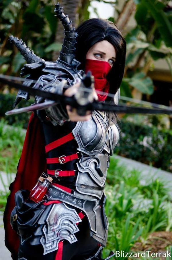 Diablo's tweet photo. "Darkness awaits you." - Valla the Demon Hunter (Cosplay by: @Vash_Fanatic) #D3RoS http://t.co/R19NPZUETY