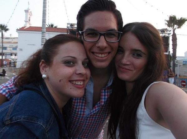 winifresaynata's tweet photo. Unaa de mñaneeoo #fdR14 jajaja @suarez_1993  @orfy15  👍😆 http://t.co/lGm4AwwEHP
