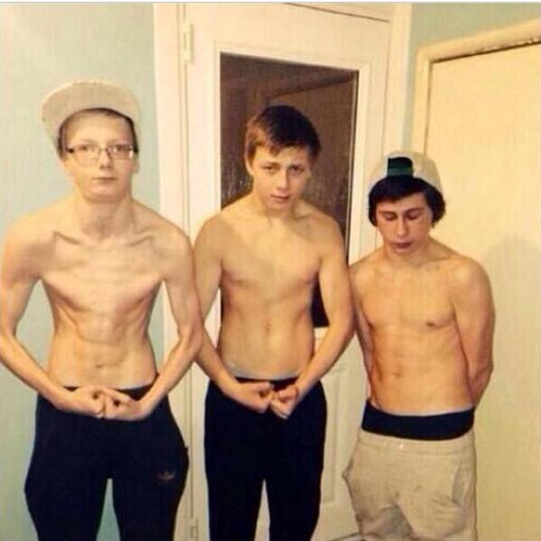 Rugby_Chat's tweet photo. How backs looks when you do shirts vs. Skins in training #RugbyProblems http://t.co/6p9tNlKpWD