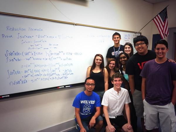 LRother_Intel's tweet image. Ms. Rennell just getting warmed up in 1st hr. Calc. BC. Great way to start the week! #1problem #SOC @CHSWolfHowl