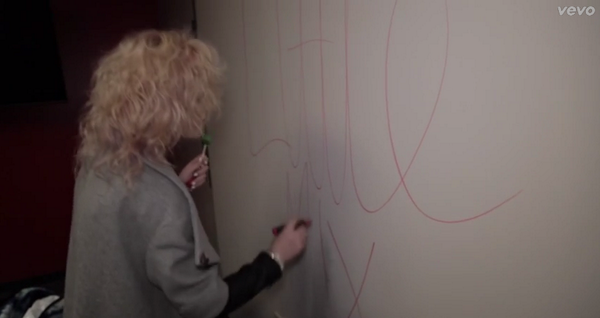 datsnxno's tweet photo. "perrie just drew on the wall thinking it was a whiteboard " i remember 😂😂😂😂 #LittleMixVEVOLIFT #VEVOLIFT @LittleMix http://t.co/7xxJ8nkyOU