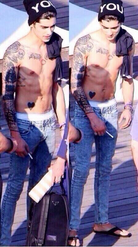 wingsharry's tweet image. "who should vote for the boys right now?"

*points at beanie*

#MTVHottest One Direction #BestFandom2014 Directioners