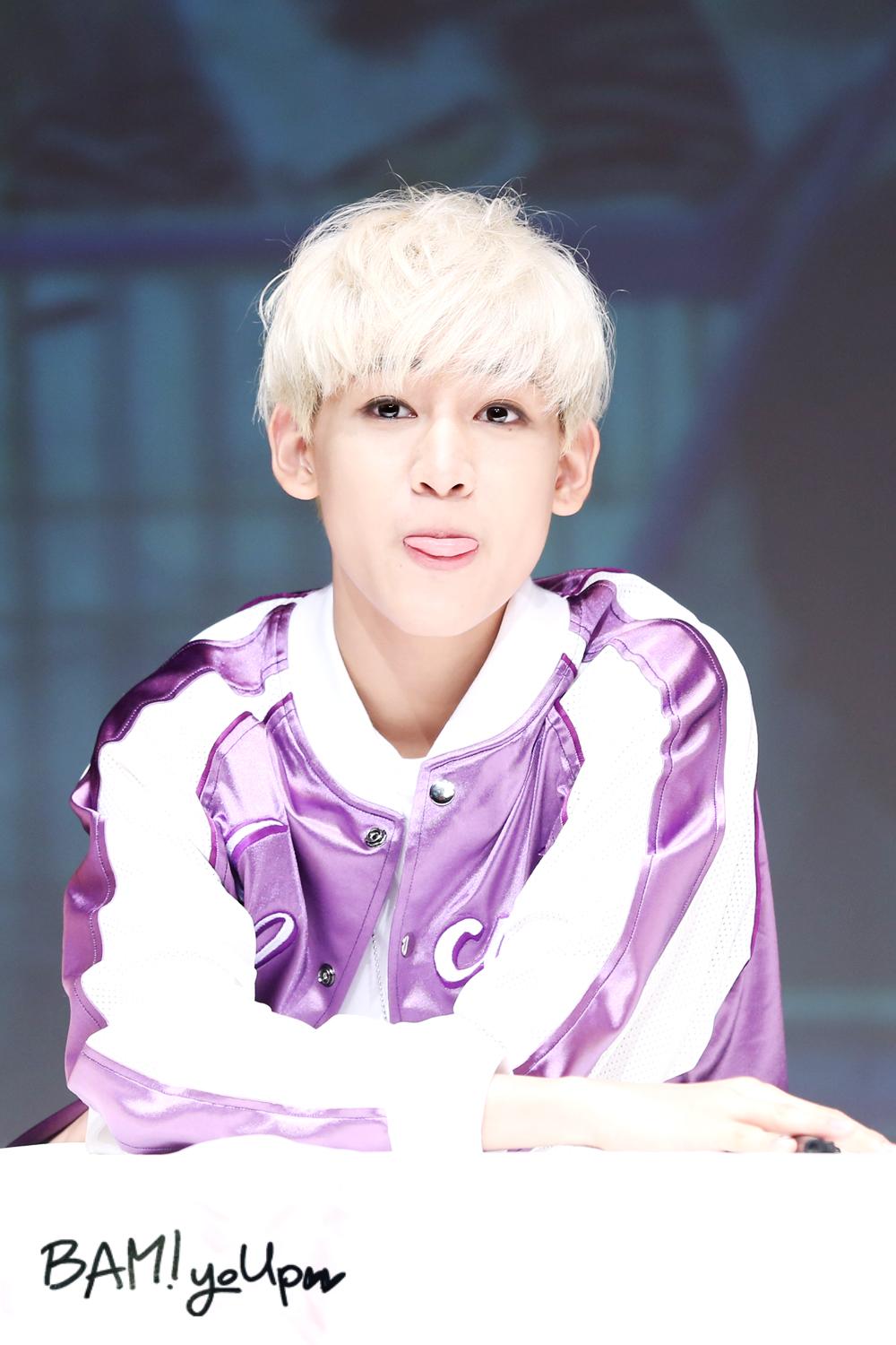 Btpl4KzCcAAckHL.jpg:large