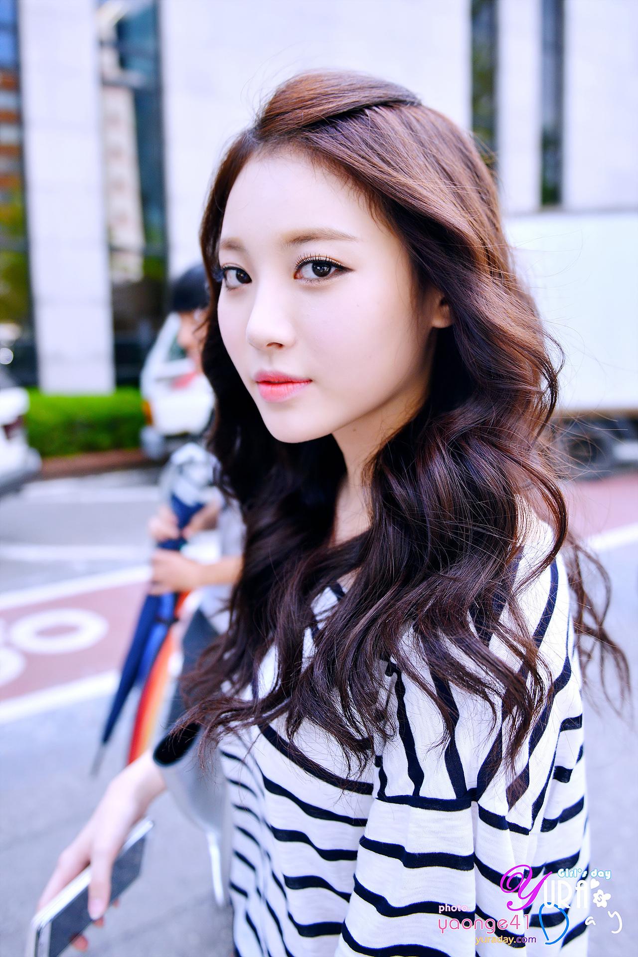 유라데이[Yura's Day] on Twitter: "[14.07.25] 뮤직뱅크 출근길 걸스데이 유라(@Girls_Day