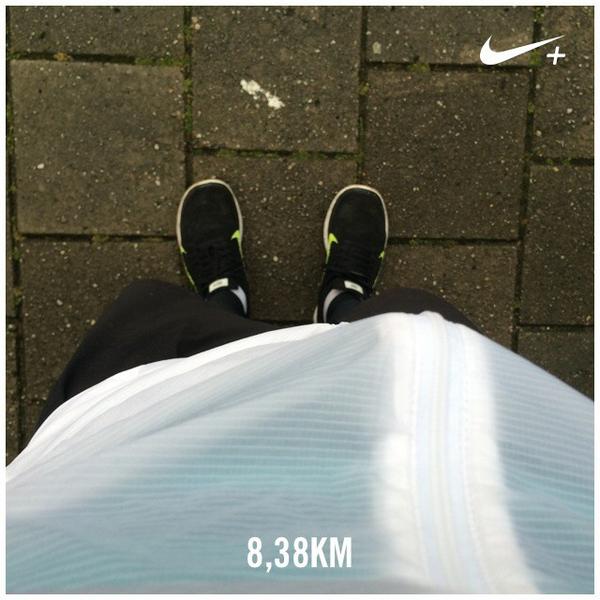 CursorWan's tweet photo. @SummerRunners @NikeRunning @NikeRunningNL still went out in the rain for #chasesummer #nevernotrunning #NikeFree http://t.co/FMprThoZKs