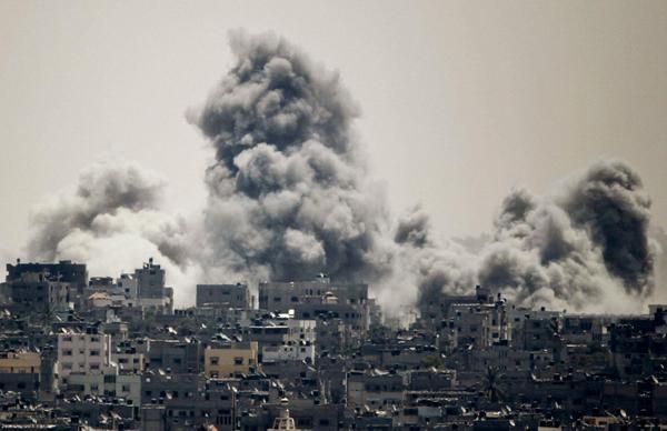 MSNNews's tweet image. Our latest photos from the Israel-Gaza conflict: on-msn.com/1pwYCyk