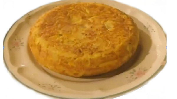 GorkaBarredo's tweet photo. La tortilla de patata. Una receta de pocos ingredientes pero, con muchas formas de realizarla http://t.co/ZKEZDFmvFB http://t.co/4fPEVWBgrx
