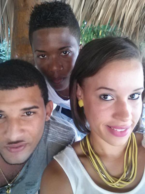 Perreo09's tweet photo. Gooo http://t.co/kSV85BBArB