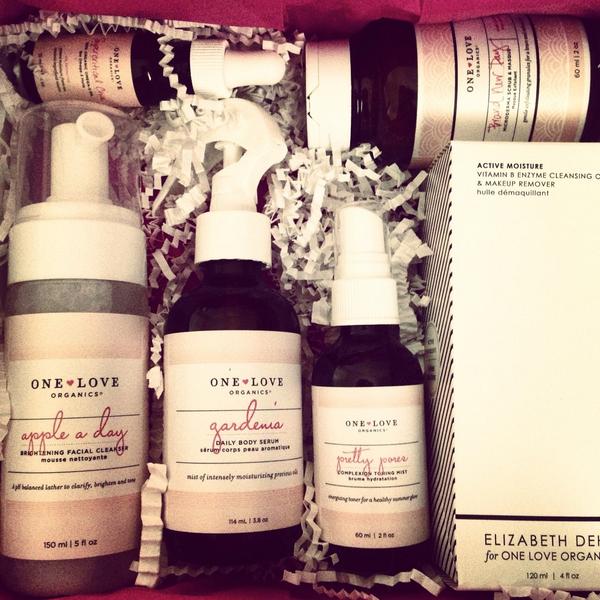 ThoughtfullyMag's tweet photo. Ready to show some love to these @Oneloveorganics products that just arrived. #beautytesting http://t.co/E2PBgjZUMd