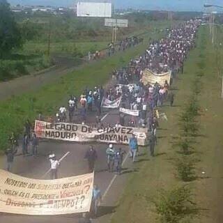 GustavoLainette's tweet photo. Salen a marchar los sidoristas en Ciudad Guayana #28Jul http://t.co/VcIguLag1j"