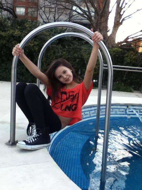 Voy A Reír, Voy A Llorar, Vivir Mi Vida La La La La! :3