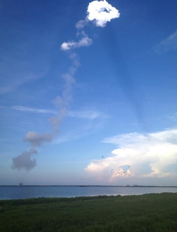 RocketCaley's tweet photo. #AFSPC4 #DeltaIV is going, going, gone! Love the reflection on river + tail shadow. @ulalaunch http://t.co/jBIU7f05l0