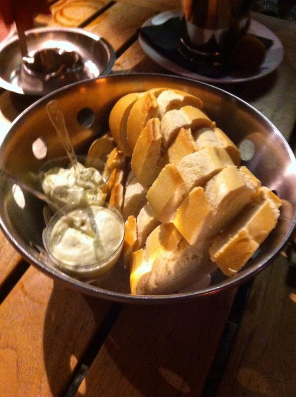 Brood met <a href="/dev074/">Devrin</a> <a href="/jaapnoltes/">Jaap Noltes</a>