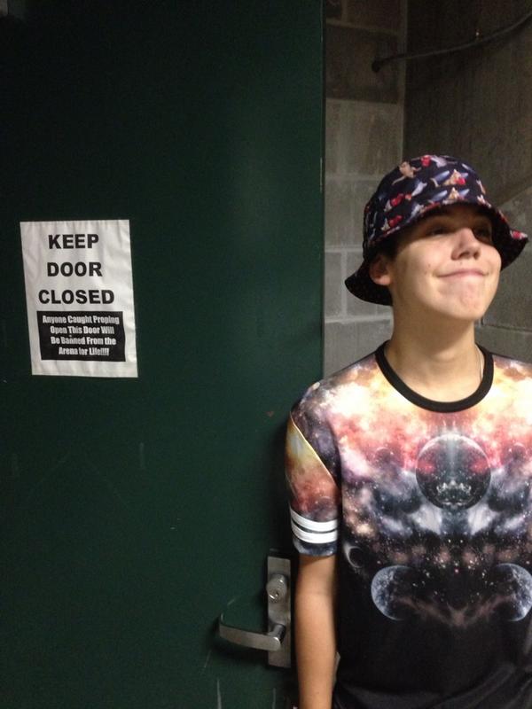 MatthewEspinosa's tweet photo. Ban meh http://t.co/ZFDaayVXjH