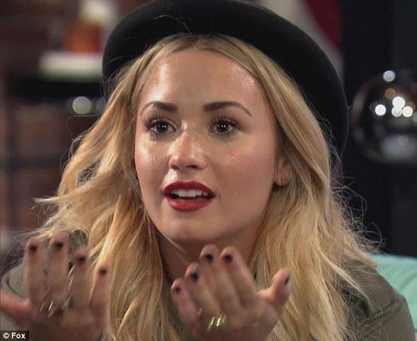 clexaslegendary's tweet photo. WE ARE LOSING!!!! #MTVHottest Demi Lovato http://t.co/JjtQEjcehM