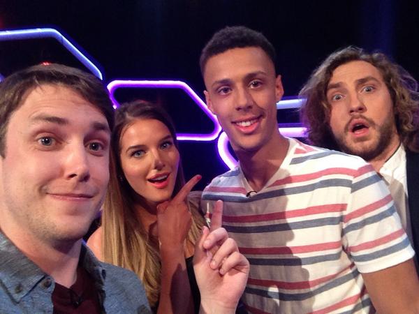 Chris_Stark's tweet image. This guy is such a hero @Blair_Valentine I literally love that video of the paper plane at Wembley #VirtuallyFamous