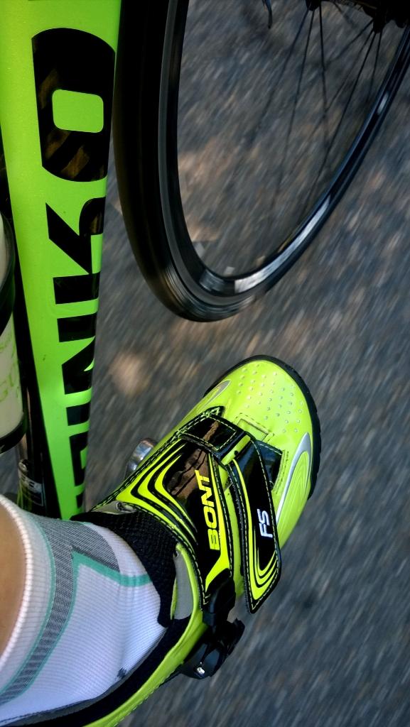 fabischnaidt's tweet photo. First ride with my new shoes...awesome...thanks to @BontCycling #bont #ride #perfectweather http://t.co/r1svCZLAFp