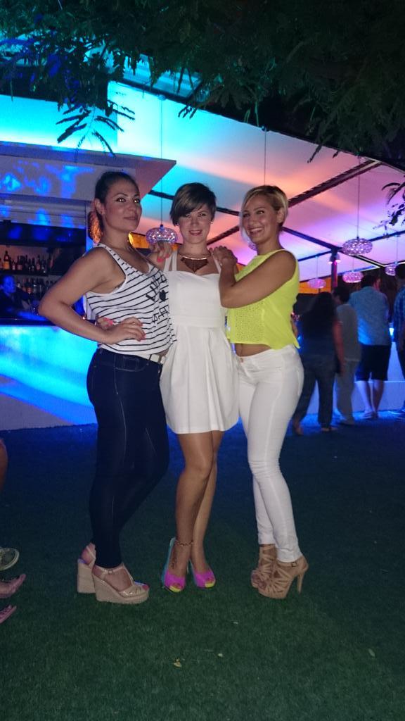 AnaCerveraRios's tweet photo. Viejas amigas!!! 😝😝😝 http://t.co/rVlb5xgGqn
