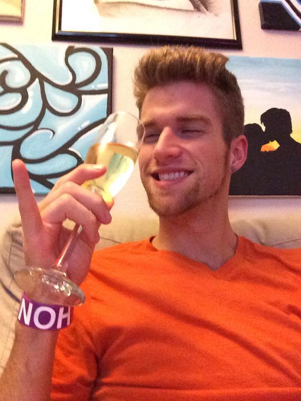 BlakeBennet's tweet photo. @BSB_TV @BrokeStr8Boys @justusboys "Pinky Out!" ~Patric Star http://t.co/w5VlAMrCj7