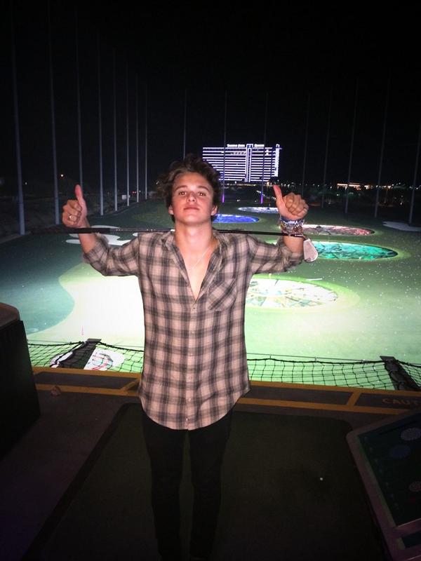 TheVampsband's tweet photo. Thanks @TGRiverwalkAZ for an amazing night http://t.co/SlgjLLz8R7