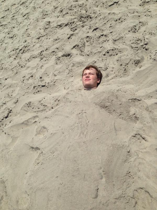 pray4massy's tweet photo. bæ: come over 
juicy j: I don't have any limbs?
bæ: my parents aren't home
juicy j: http://t.co/uLTGSLAXey
