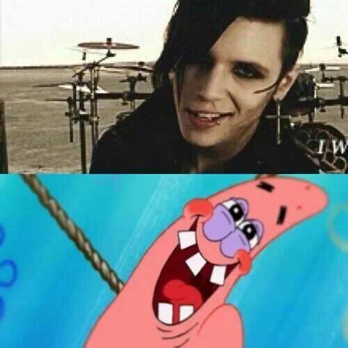 SingingBiersack's tweet image. This is so @AutomaticJSimms' reaction when I smile.