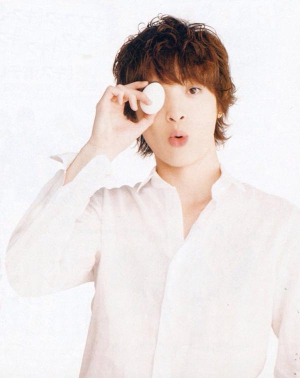 N_ty37's tweet photo. Kis-My-Ft2の玉森裕太です！新しい友達欲しいんです。緩く濃く絡める人募集~♪
仲良くなればなるほど、基地外な玉森が見れるかもよ~？つて。このツイートを見たそこの君、RTしなきゃ損だよ！
 #RTしたnrさんで気になった人お迎え http://t.co/9b8Fgq8uBC