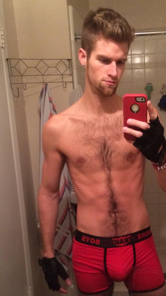 BlakeBennet's tweet photo. @BSB_TV @BrokeStr8Boys @waybig @RocketTube @justusboys wearin' the merch. http://t.co/UCuMnq0s17