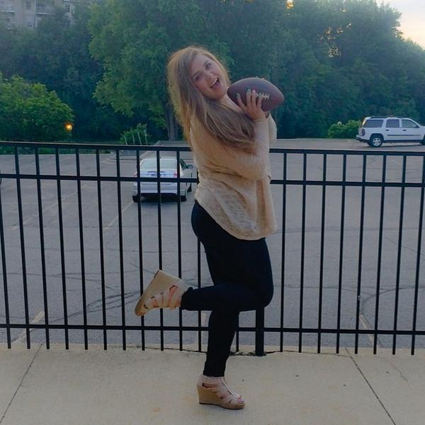 Pynkbookamy's tweet photo. #profootballplayer #football #heels #longhairdontcare #iloveblackmen #blackmenonly by gorggeous_ http://t.co/lcS9amvKkc