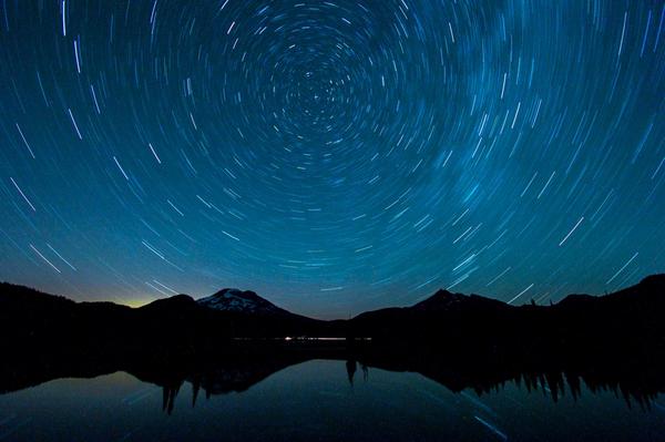 WhitWhitehouse's tweet photo. Star trails over the South Sister and Broken Top - the view from Sparks Lake is unbelievable! http://t.co/lbIoVg8WVK