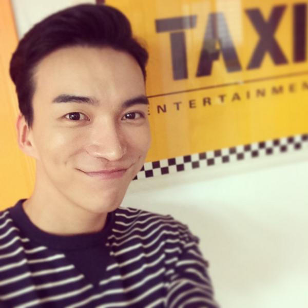 dsw2067's tweet photo. #taxi_entertainment 🚖 http://t.co/rJHDmB6c6x