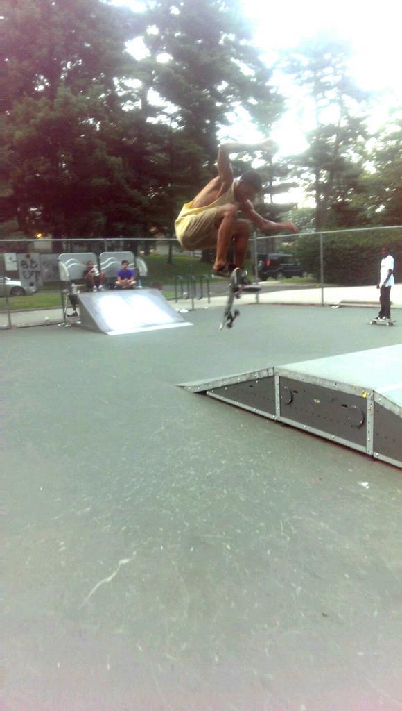 senpaibreeze's tweet photo. #HardFlips http://t.co/hpaqxRgG5X