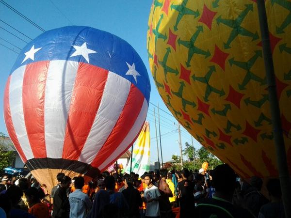 vickavidi's tweet photo. Festival balon semayu,, wonosoboo 29 juli 2014 @wonosobo http://t.co/0Y3ClqLANm