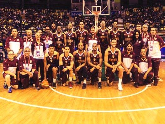 UCVISTAS's tweet photo. VENEZUELA CAMPEÓN SURAMERICANO DE BALONCESTO!!! Ganó la final 74 - 65 a Argentina. #BravoMuchachos http://t.co/iFEsqs3DQL