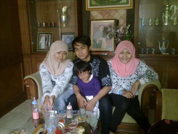 9Fxx's tweet photo. via twitterforandro?anjr hp baru:'3 RT @istii07: Haii http://t.co/8vu3lLb5ag