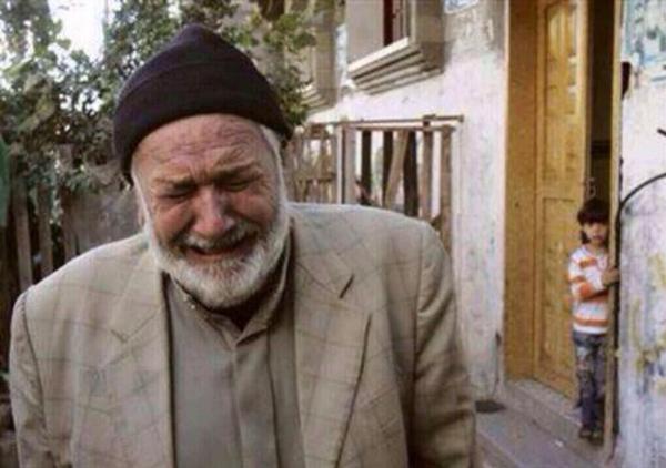rakan1023's tweet photo. أعوذ بك ي رب من قهرالرجال
ومن شرورٍ في زمنّا تستطير
متى تعرف ان الحزن كبر الجبال
لاسالت الدمعه على خد الكبير
http://t.co/oUJofesHwU
م/ن