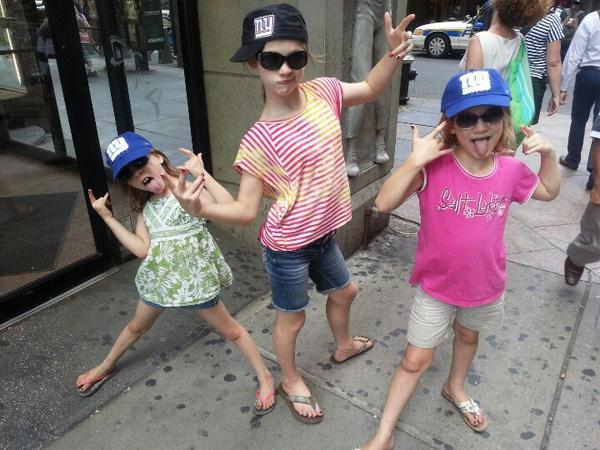 ReflectionsofNC's tweet photo. Hanging in NYC hoping to see @UDWJPP @Weatherford5 @TeamVic  maybe next time!! Girls love some #NYG!! Maybe a reply? http://t.co/mksPnE5zNL