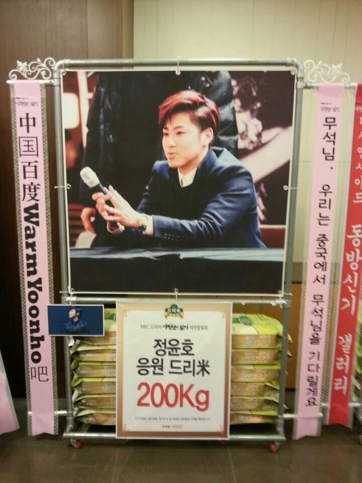 BtrxaoJCAAAXT93.jpg:large