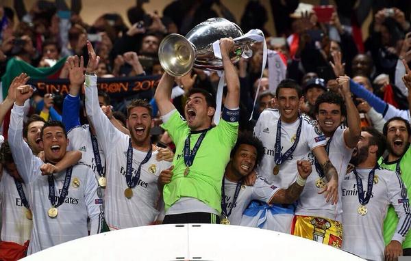 MajeedBALE11's tweet photo. : #أفضل_لحظاتي_الكروية

لايوجد افضل من هذه اللحظة الكروية ابدا ابدا 

#العاشرة http://t.co/dFohdrJ9Mc"