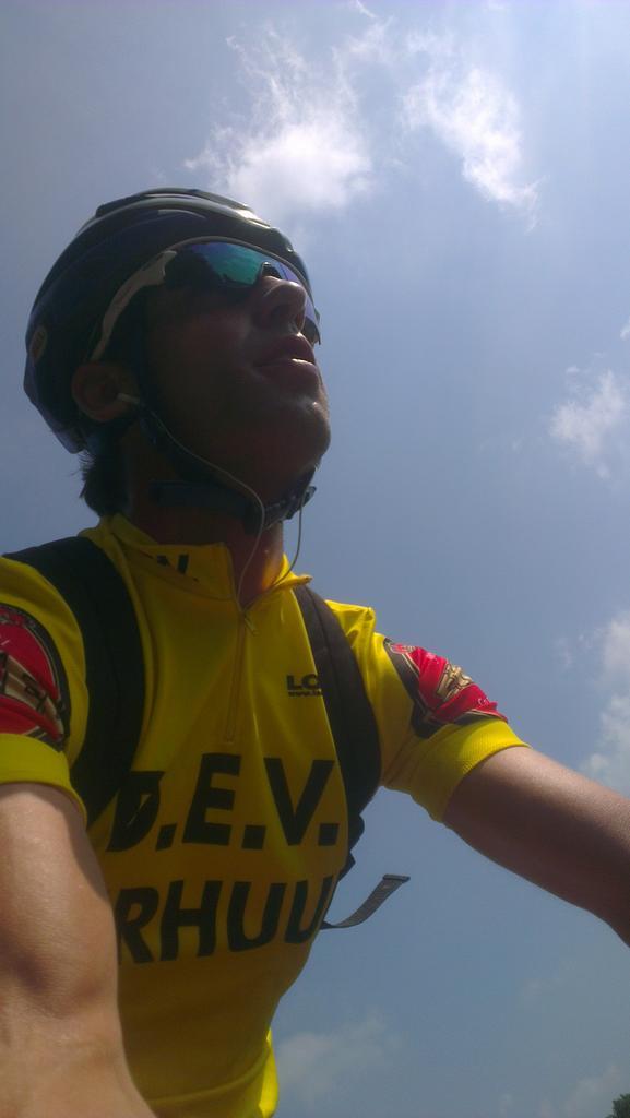 F_Postma's tweet photo. Keep on moving to Hoogeveen #passie #genot #Stark http://t.co/4yFxkiwygL