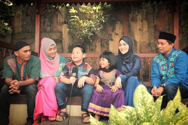 Ravi_Superboy's tweet photo. Lebaran bersama @AlifaAddict_MKS @alifaazaralubis http://t.co/xlEIJ0Z6at