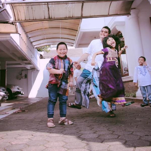 Ravi_Superboy's tweet photo. Lebaran bersama @AlifaAddict_MKS @alifaazaralubis http://t.co/xlEIJ0Z6at