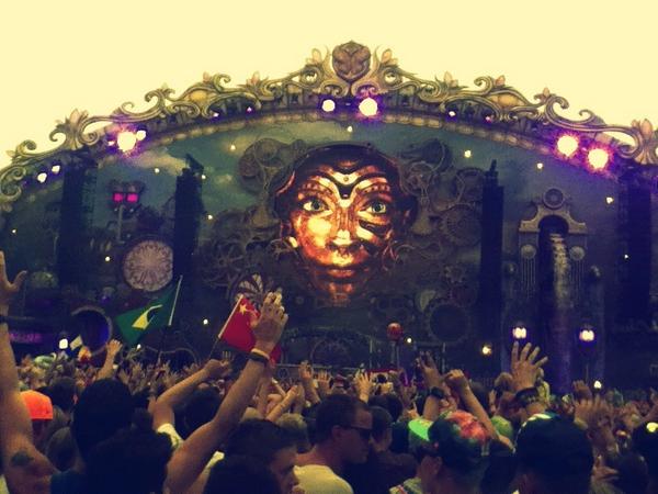 TiphaineLebon's tweet photo. Tomorrowland 2014 #Tomorrowland  #mainstage http://t.co/Ouyiw7pXMr