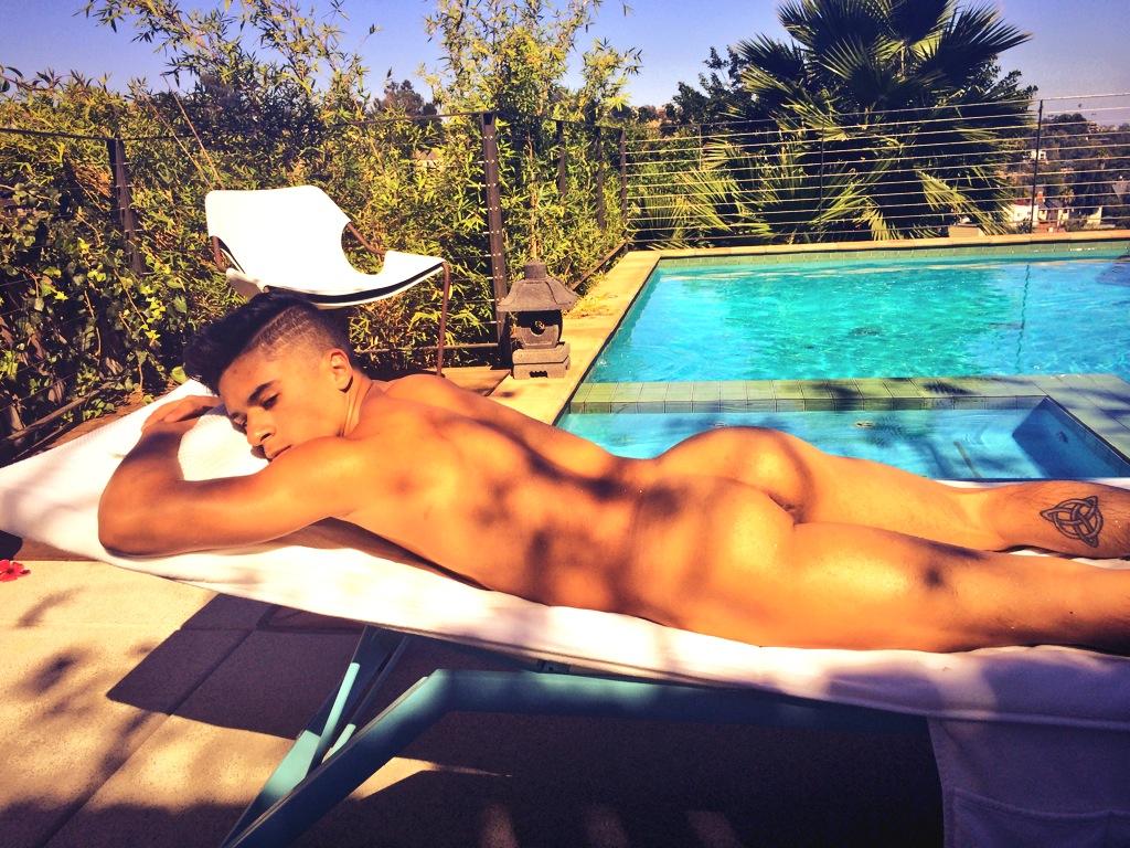 Bts86YuCcAEJlky.jpg:large