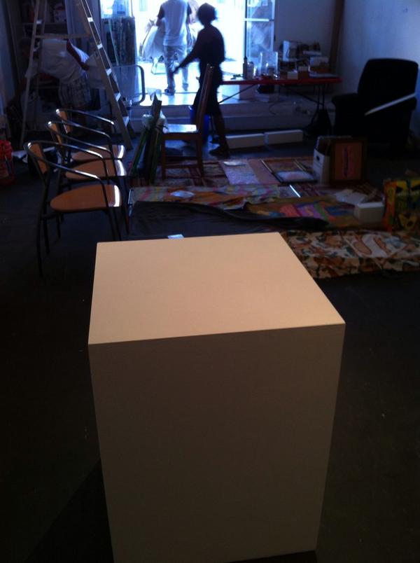 MNDNCH's tweet image. Installing my first gallery show! So proud to show w/ @dia_lii as part of @capillus100k! #ohoop #performhair #sdarts