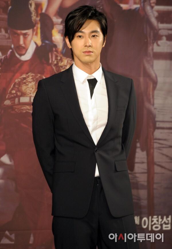 BtsJaLnCIAAbsUT.jpg:large