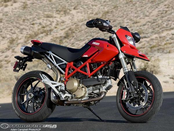 OnYeBike's tweet photo. Ducati Hypermotard http://t.co/IpOWOC89zB