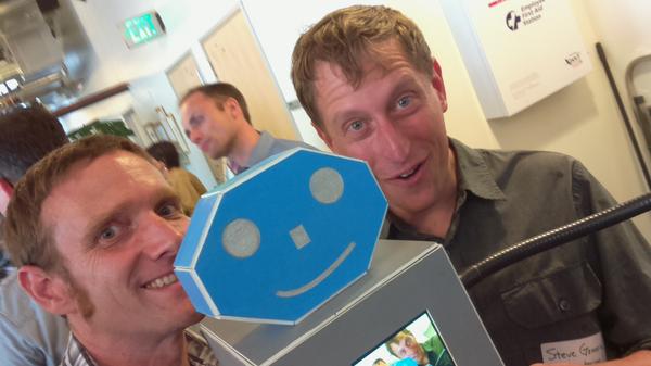 SelfiesBot's tweet image. Turns out my arms aren't long enough to get the entire #selfie