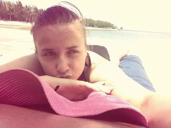 dashashiper's tweet image. Готова весь день так валяются...наконец то я на море!!!